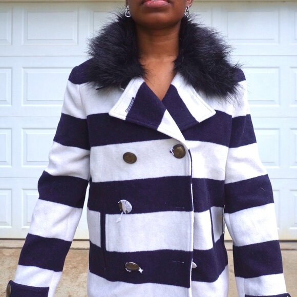 NWT Jack by BB Dakota Striped Peacoat Size L - Navy White Faux Fur Collar - Picture 5 of 16